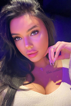 Ukrainian girl sofia from lviv with Dark Brown hair age 19 photo-1