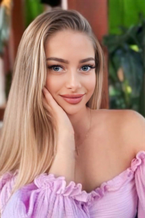 Girl from palm coast anastasiya with Blonde hair age 31