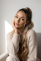 Argentinian woman mayra from buenos aires with Light Brown hair 35 years old photo-5