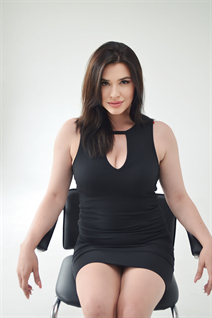 Dating ukrainian woman anita from nikolaev with Black hair age 32