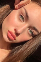 Belle fille ukrainienne anastasiia de london avec Chatain clairs cheveux, âge 24 photo-3