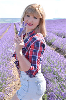 Ukrainain women irina from simferopol with Light Brown hair age 45