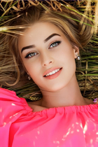 Novia de chicago irina con pelo Marrón claro y edad 31 photo-1