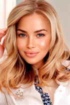 Bride from new york vironika with Blonde hair age 40 photo-6