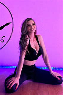 Novia por correo ucraniana katia de cherkasy con pelo Marrón oscuro y edad 27