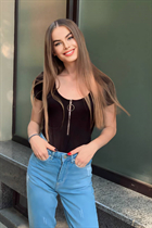 Belle femme ukrainienne khrystyna de lvov avec Chatain clairs cheveux, âge 20 photo-5