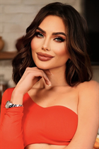 Dating a ukrainian girl alesya from kiev with Auburn hair age 36 photo-2