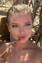 Novia de almaty yuliua con pelo Rubio y edad 23 photo-21