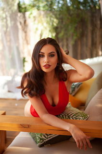 Dating a ukrainian girl natali from kyiv with Dark Brown hair age 29
