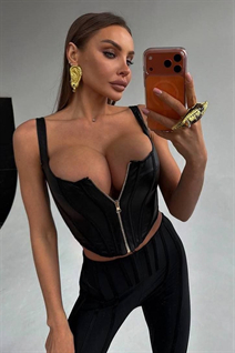 Deslumbrante novia ucraniana olga de kharkiv con pelo Rubio y edad 35