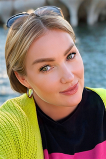 Perfect woman natalia from new york with Blonde hair age 47