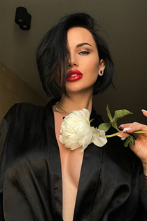 Ukrainian single woman valeria from mariupol with Black hair age 31