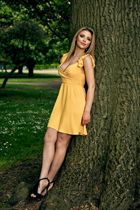 hull bride daina with Blonde hair age 42 photo-32