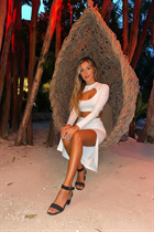 Argentinian woman mayra from buenos aires with Light Brown hair 35 years old photo-9