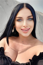 Ukrainian woman anna from lviv with Black hair age 33 photo-5