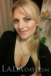 Beautiful woman of Ukraine alena from nikolaev with Blonde hair age 39