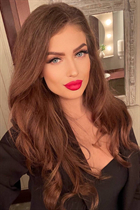 Hermosa mujer ucraniana victoria de khmelnitsky con pelo Marrón oscuro y edad 23 photo-1