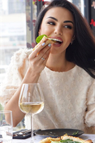 geneva mariée hanna avec Brunette cheveux, âge 41 photo-14