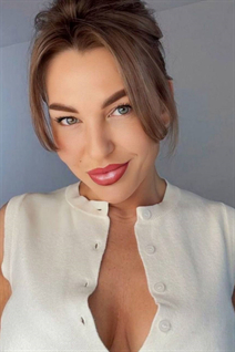 Girl from riga agnes with Light Brown hair age 36