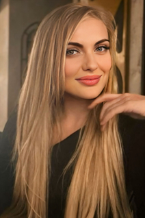 Mariée tchèque anna de prague avec Blond cheveux 33 ans
