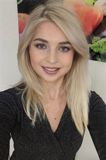 Jolie fille tatiana de urdorf avec Blond cheveux, âge 53