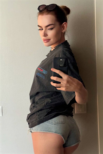 Ukrainian mail order bride yuliia from kiev with Light Brown hair age 30