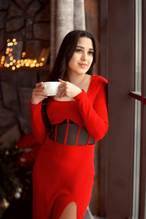 Ukrainian girl for marriage julia from kharkiv with Dark Brown hair age 22