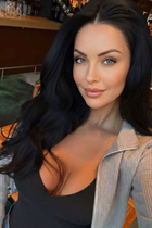 Dating a german woman yulia from berlin with Dark Brown hair 45 years old photo-6