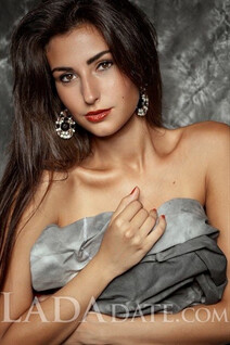 Russian bride tours with alexia from kiev with Dark Brown hair age 26