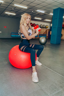 Lovely Ukrainian girl olena from dnepr with Blonde hair age 60