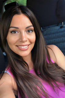 Novia alemana irina de berlin con pelo Marrón claro y 42 años