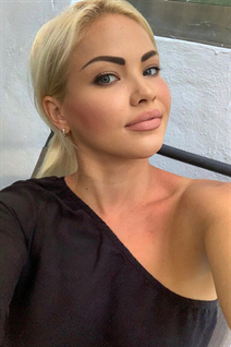 Beautiful mexican woman alisa from playa del carmen with Blonde hair 33 years old