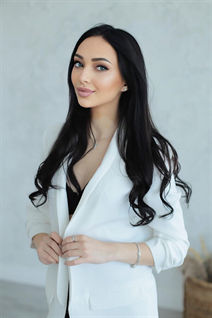 Beautiful Ukrainian girl karina from kiev with Dark Brown hair age 28