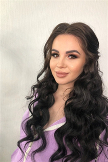 Mujer ucraniana para matrimonio victoriya de kiev con pelo Marrón oscuro y edad 35