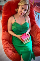 Stunning Ukrainian girl julia from kiev with Blonde hair age 41 photo-2