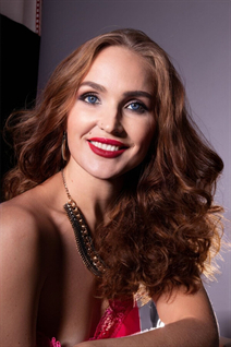 Dating ukraine online juliya from kharkov with Light Brown hair age 35