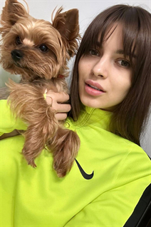 Esposa de Ucrania victoria de dnepr con pelo Marrón oscuro y edad 28