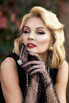 Ukrainian woman online olena from kiev with Blonde hair age 43 photo-1