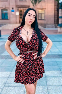Rencontre fille ukrainienne kristina de mykolaiv avec Noirs cheveux, age 40