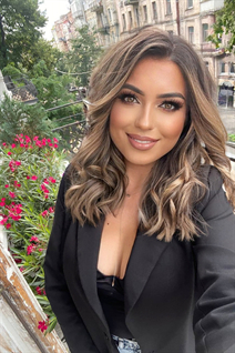 Beautiful woman of Ukraine alena from kyiv with Dark Brown hair age 29