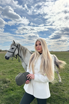 Novia ucraniana paulina de lviv con pelo Rubio y edad 24 photo-45