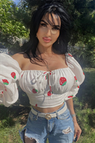 Ukrainian woman iuliia from kiev with Black hair age 44 photo-26