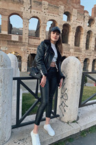 Single Ukrainian bride sofiia from lviv with Dark Brown hair age 23 photo-18