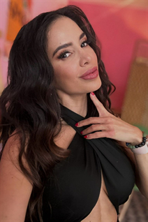 Mariée mexicaine maria-gabriela de napoles avec Brunette cheveux 41 ans