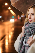 Jolie fille lyudmila de warsaw avec Chatain clairs cheveux, âge 43 photo-11