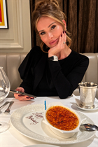 marbella bride susan with Blonde hair age 43 photo-8