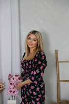 Ukrainian single woman anna from kharkov with Blonde hair age 44 photo-1