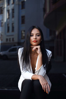 Ukrainian lady evgeniya from kiev with Black hair age 32