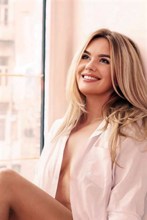 Femmes incroyables d'Ukraine oleksandra de kiev avec Blond cheveux, âge 37