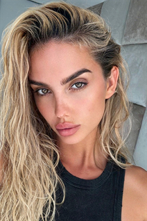 Moldovan girl angelina from kishinev with Blonde hair age 27
